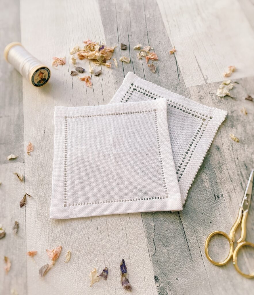 繊細なドロンワークが美しい お手仕事刺繍レース Vintageリネン 